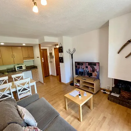 C20 - En Edif. Pirineos - Villmor Apartment *